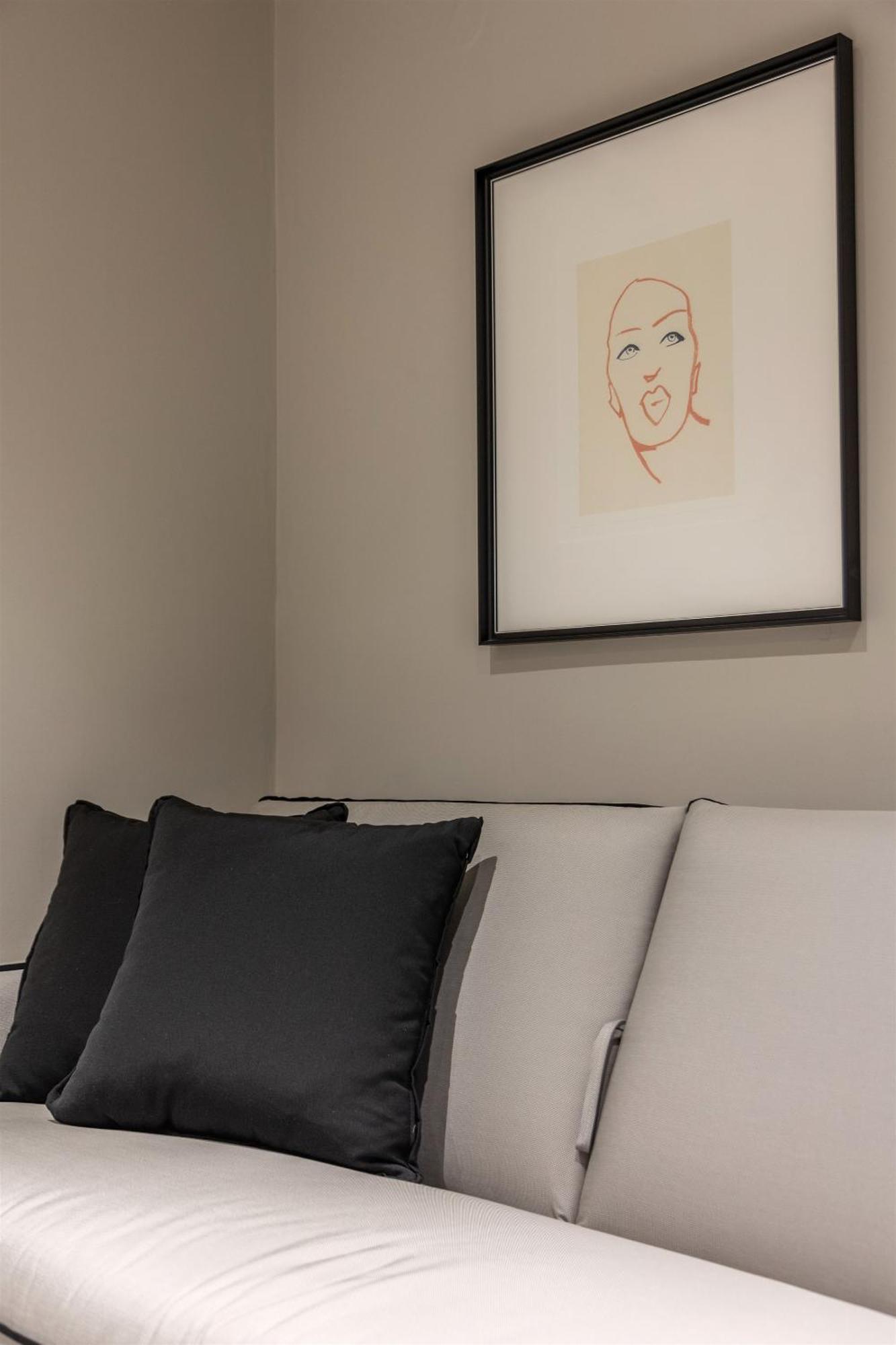 Andrews Luxury Suites Near The Airport Ираклион Экстерьер фото
